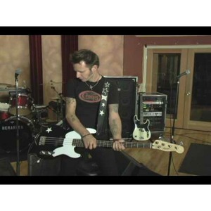Бас-гитара Fender SQUIER MIKE DRINT PRECISION BASS BLACK