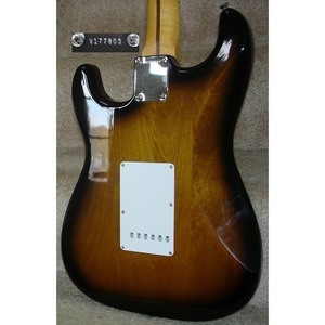 Электрогитара Fender AMERICAN VINTAGE HOT ROD 50S STRATOCASTER MN 2-TONE SUNBURST