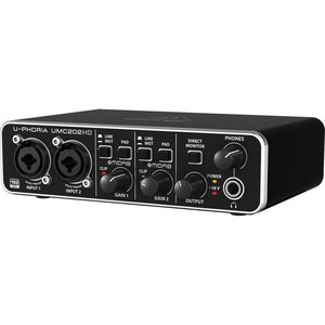 Внешняя звуковая карта с USB Behringer UMC202HD