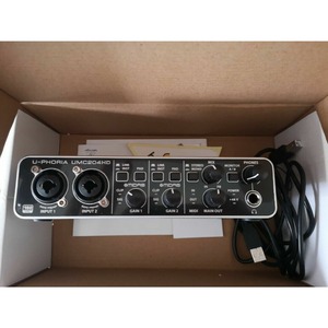 Внешняя звуковая карта с USB Behringer UMC204HD