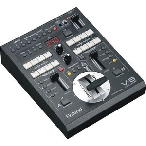 Видеомикшер Roland V-8