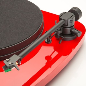 Проигрыватель винила Musical Fidelity Roundtable Turntable Red