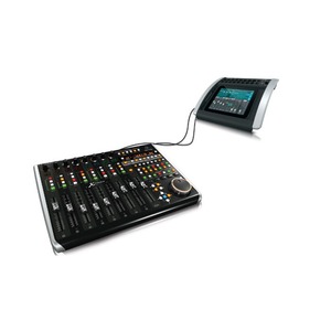 Цифровой микшер Behringer X18