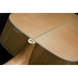 Электроакустическая гитара Washburn WJ40SCE