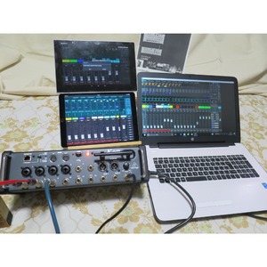 Цифровой микшер Behringer XR12