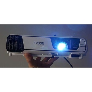Проектор для офиса и образовательных учреждений Epson EB-W32