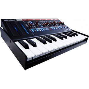 Аналоговый синтезатор Roland JU-06