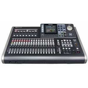 Студийный рекордер/проигрыватель TASCAM DP-24SD