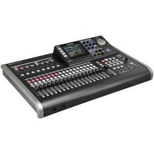 Студийный рекордер/проигрыватель TASCAM DP-24SD