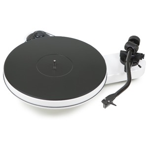 Проигрыватель винила Pro-Ject RPM 3 Carbon White