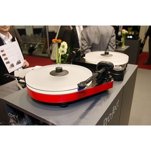 Проигрыватель винила Pro-Ject RPM 5 Carbon Red