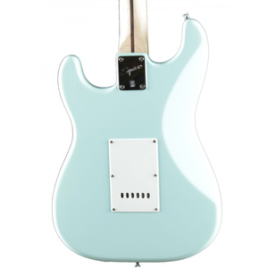 Электроакустическая гитара Fender Squier Bullet Strat Tremolo RW daphne blue