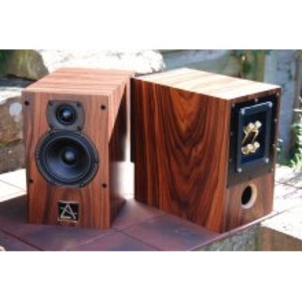 Полочная акустика Leema Acoustics Xero Minature Walnut