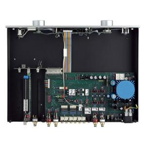 Усилитель предварительный AVM Evolution V3 Chrome