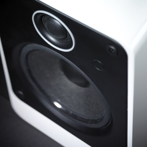 Полочная акустика Q Acoustics 2020 Gloss White