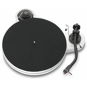 Проигрыватель винила Pro-Ject RPM 1.3 Genie White (2M-RED)