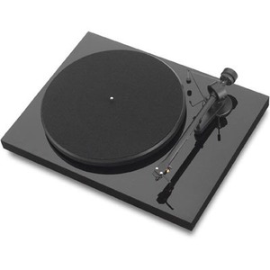 Проигрыватель винила Pro-Ject Debut III Piano