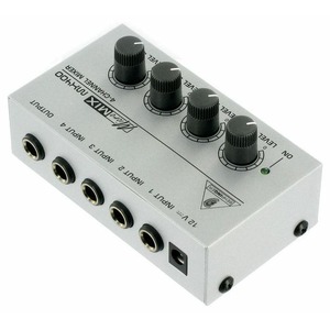 Аналоговый микшер Behringer MX 400 MICROMIX