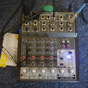 Аналоговый микшер Behringer XENYX 802