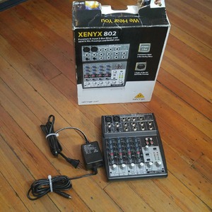 Аналоговый микшер Behringer XENYX 802