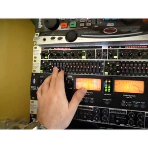 Эквалайзер Behringer FBQ 1502 ULTRAGRAPH PRO