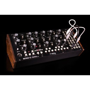 Аналоговый синтезатор Moog Mother-32