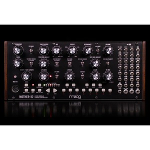 Аналоговый синтезатор Moog Mother-32