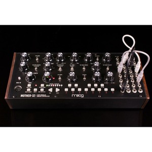 Аналоговый синтезатор Moog Mother-32