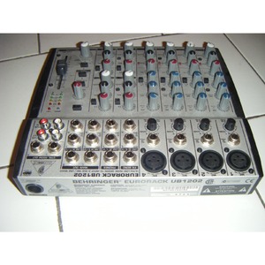 Аналоговый микшер Behringer UB1202 EURORACK