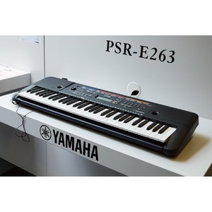 Цифровой синтезатор Yamaha PSR-E263