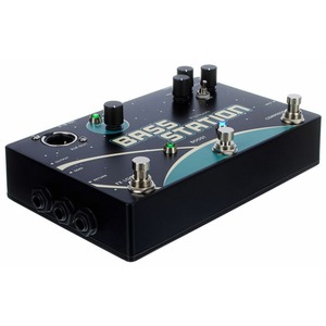 Педаль эффектов/примочка для бас гитары Pigtronix BSC Bass Station Custom Shop Pedal