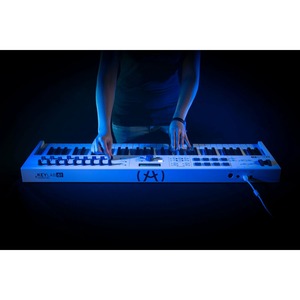 Миди клавиатура Arturia KeyLab Essential 61