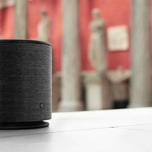 Портативная акустика Bang & Olufsen Beoplay M5 black