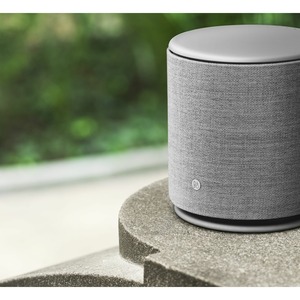 Портативная акустика Bang & Olufsen Beoplay M5 natural