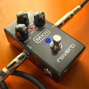 Педаль эффектов/примочка для бас гитары DUNLOP MXR M300 Reverb