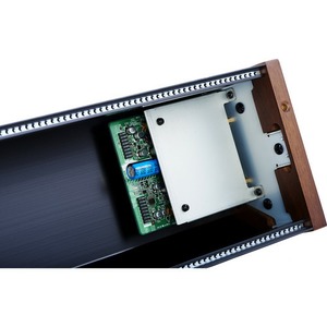 Блок питания для гитарных эффектов Roland SYR-E84