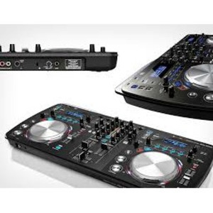 DJ контроллер Pioneer XDJ-AERO