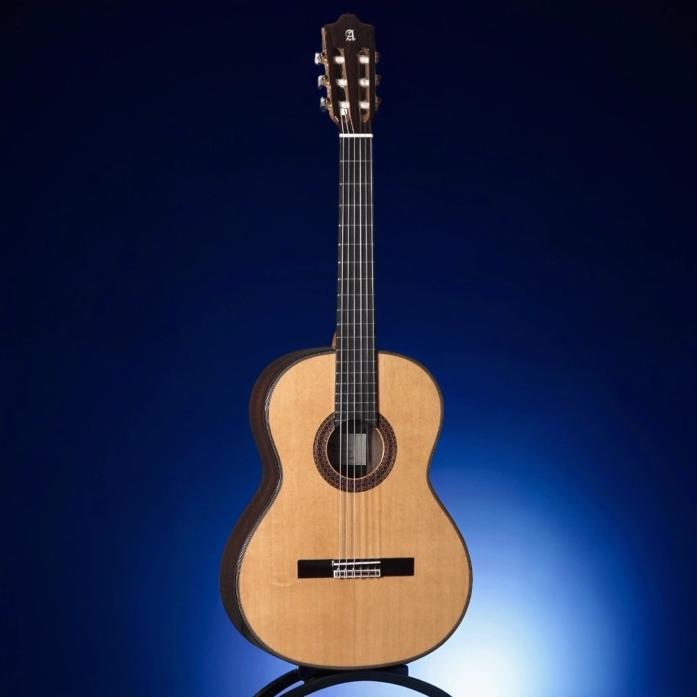 Классическая гитара Alhambra 2.303 Classical Conservatory 7P