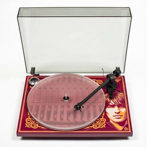Проигрыватель винила Pro-Ject Essential III Special Edition: George Harrison