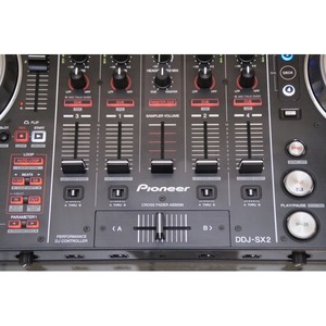DJ контроллер Pioneer DDJ-SR2