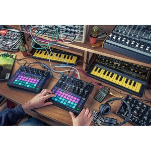 Аналоговый синтезатор Novation Circuit MonoStation