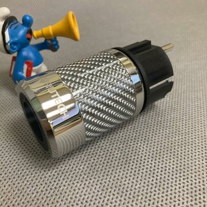 Разъем EU Schuko Furutech FI-E50 NCF(R) Carbon