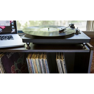 Проигрыватель винила ION Audio COMPACT LP