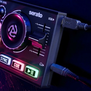 DJ контроллер NUMARK DJ2GO2