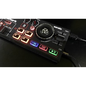 DJ контроллер NUMARK DJ2GO2