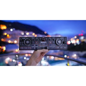 DJ контроллер NUMARK DJ2GO2