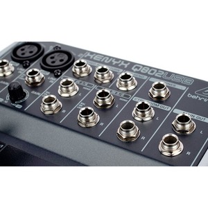 Аналоговый микшер Behringer XENYX Q802USB