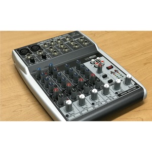 Аналоговый микшер Behringer XENYX Q802USB