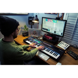 Миди клавиатура Novation 61 SL MK III