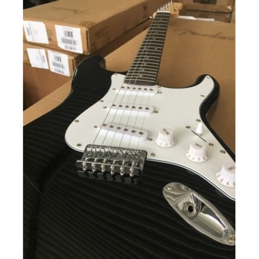 Fender Stratocaster Цена